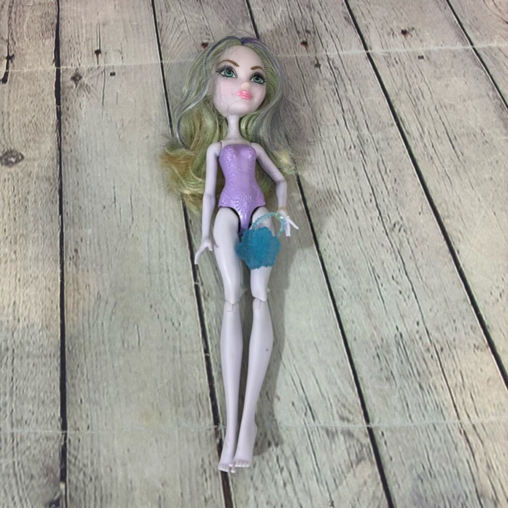 Ever After High Crystal Winter Doll